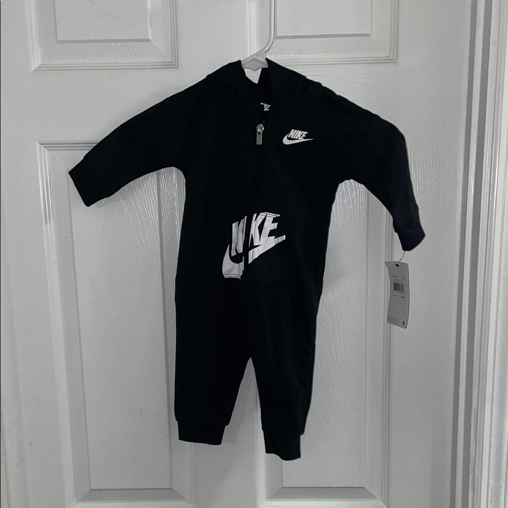 Nike Kids Black Full-Zip Hoodie Jumpsuit size 9 months
